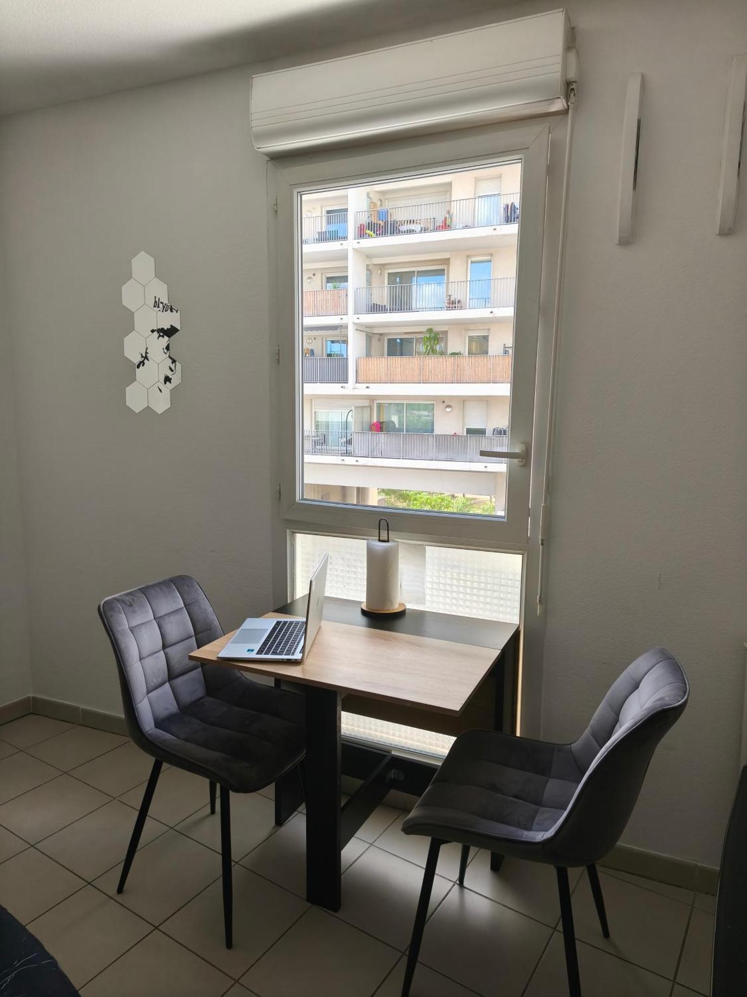 Cozy Apartment In City Center Marseille Exterior photo
